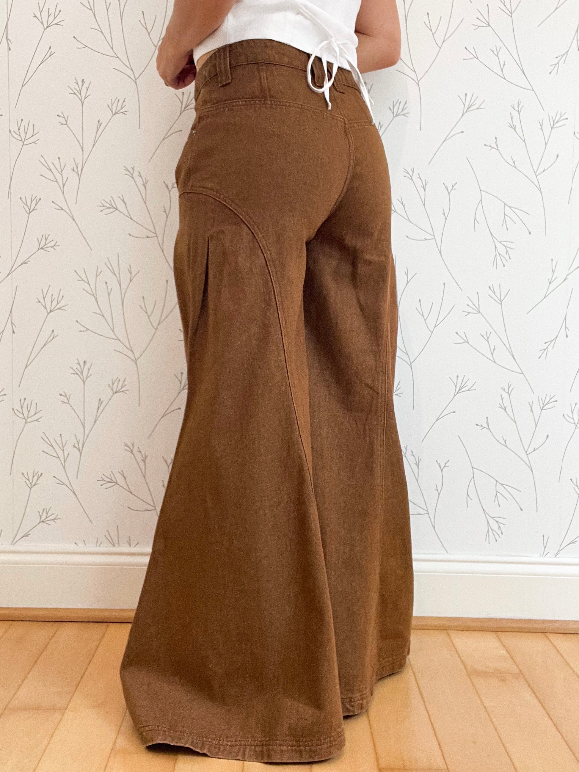 Pleated Wide Leg Jeans