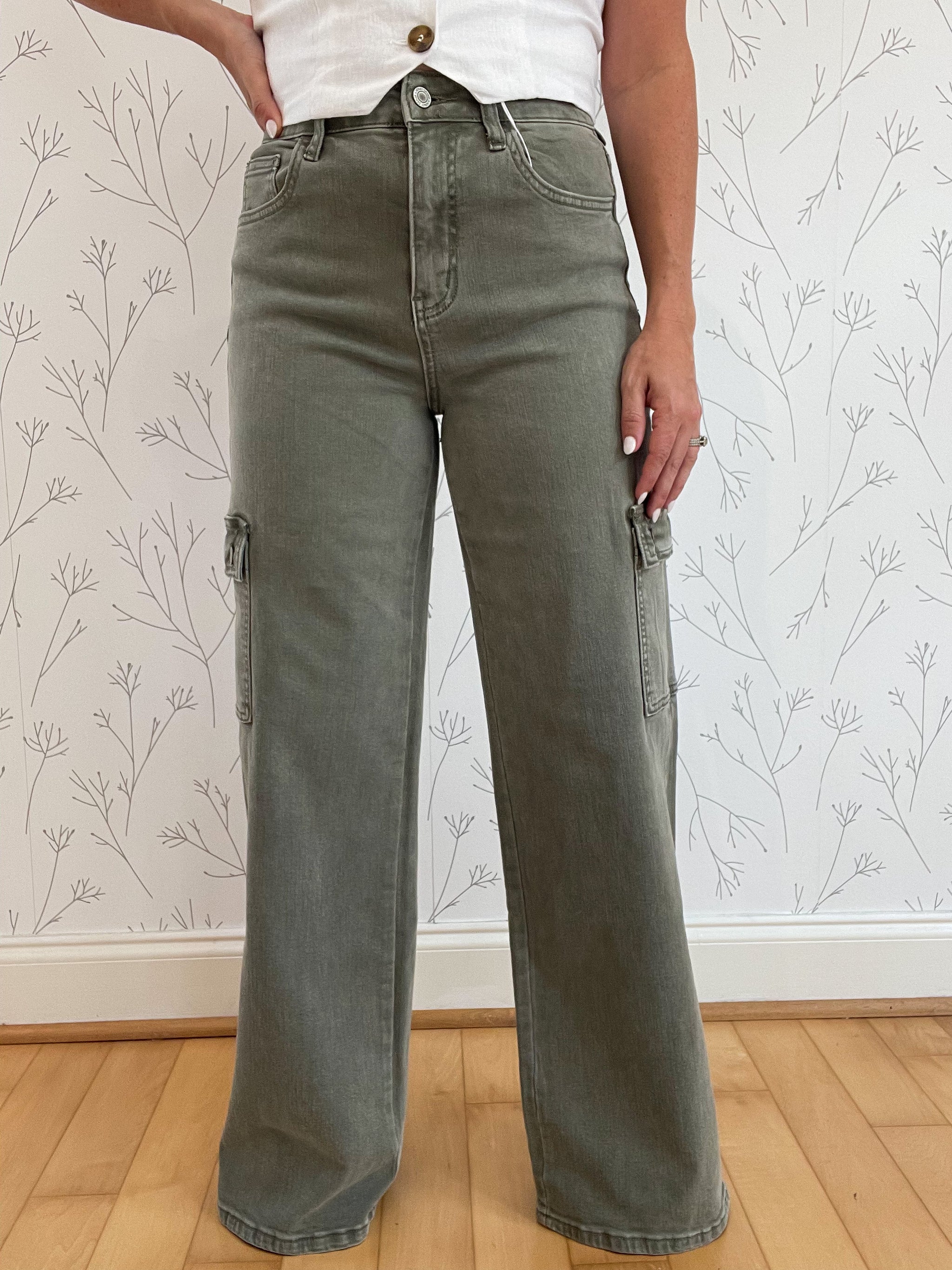 Loose Cargo Pocket Jeans