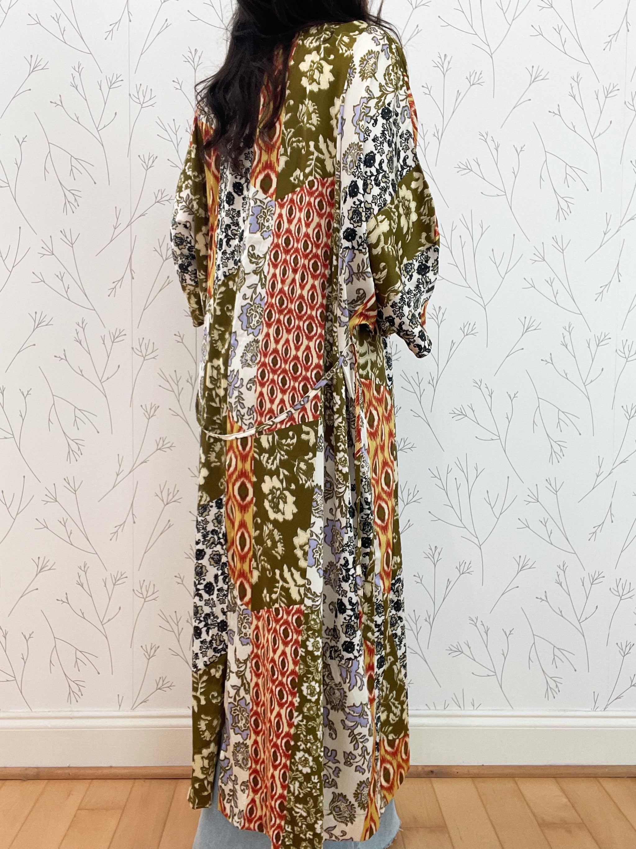 Vibrant Printed Waist Tie Kimono