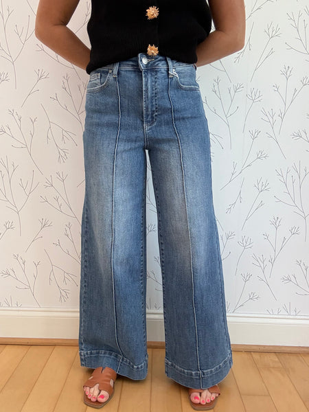 Sculpted Wide Leg Jean