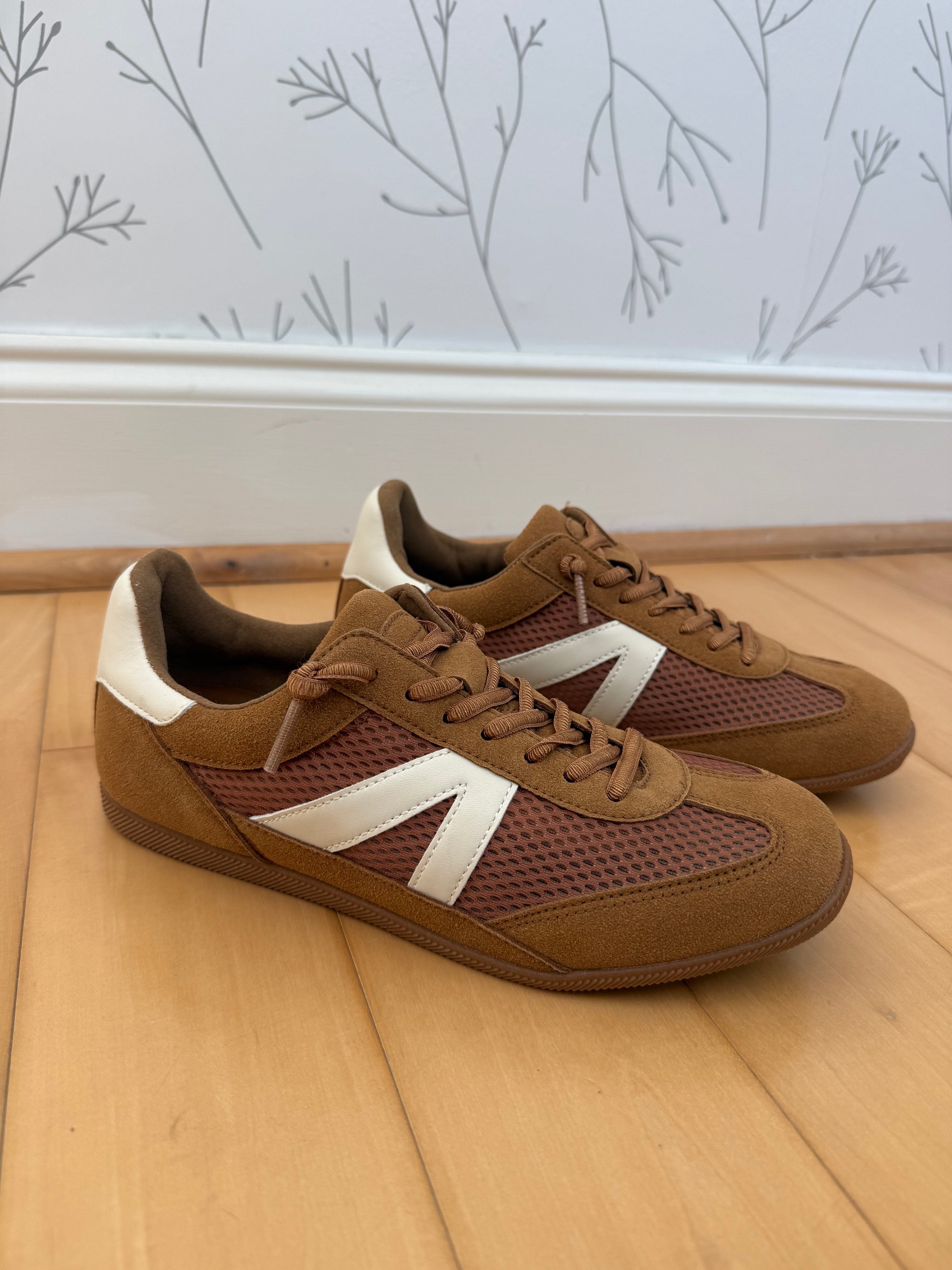 Matthew Sneaker