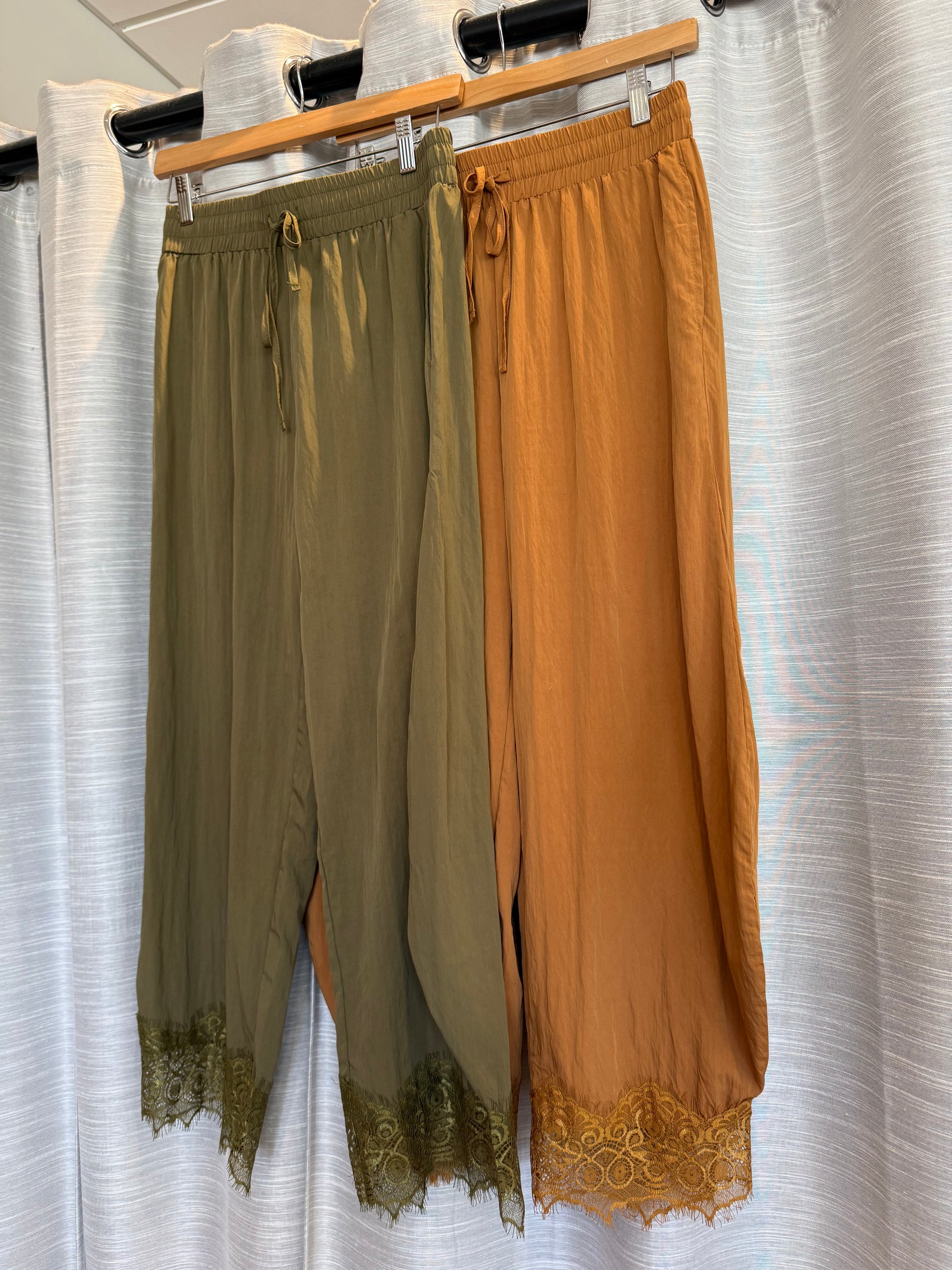 Lace & Leaves Barrel Pants