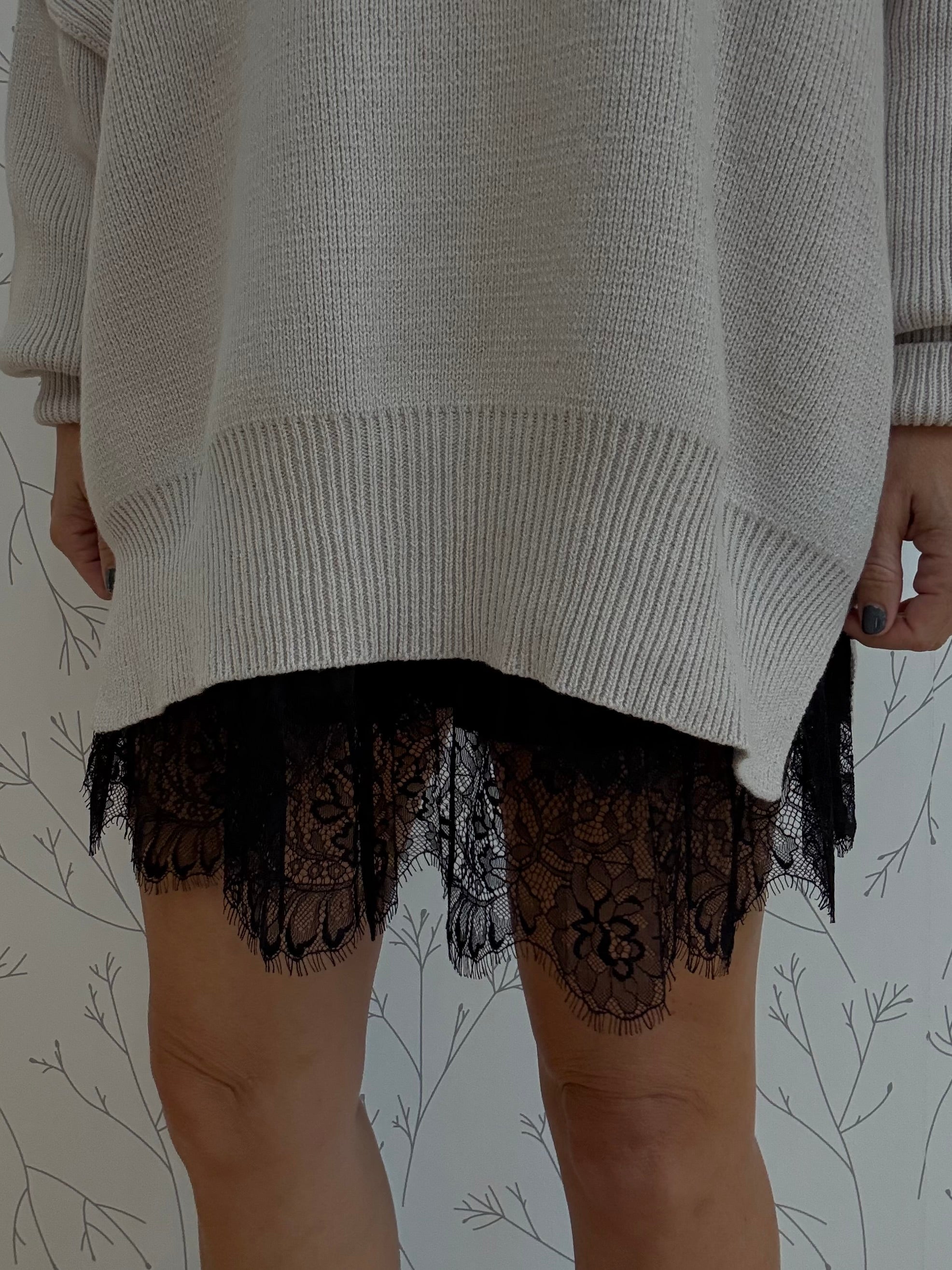 Kisses & Lace Skirt