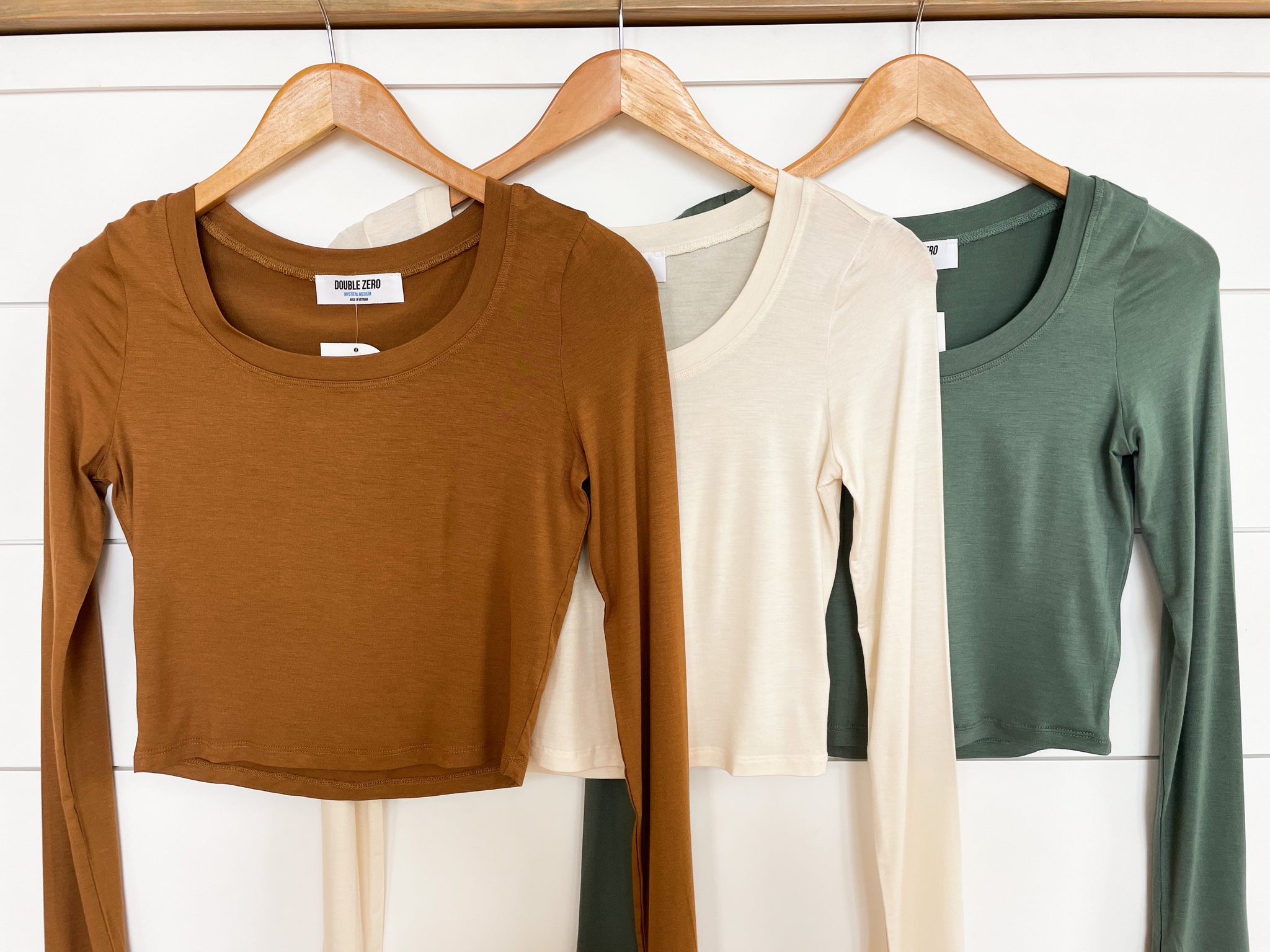 Scoop Neck Basic Crop Top