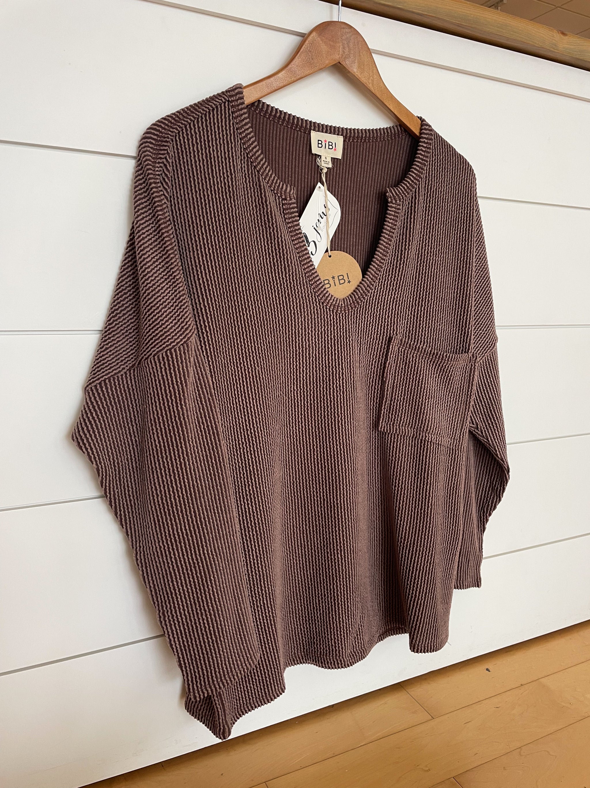 Rib Notch Neck Patch Pocket Top