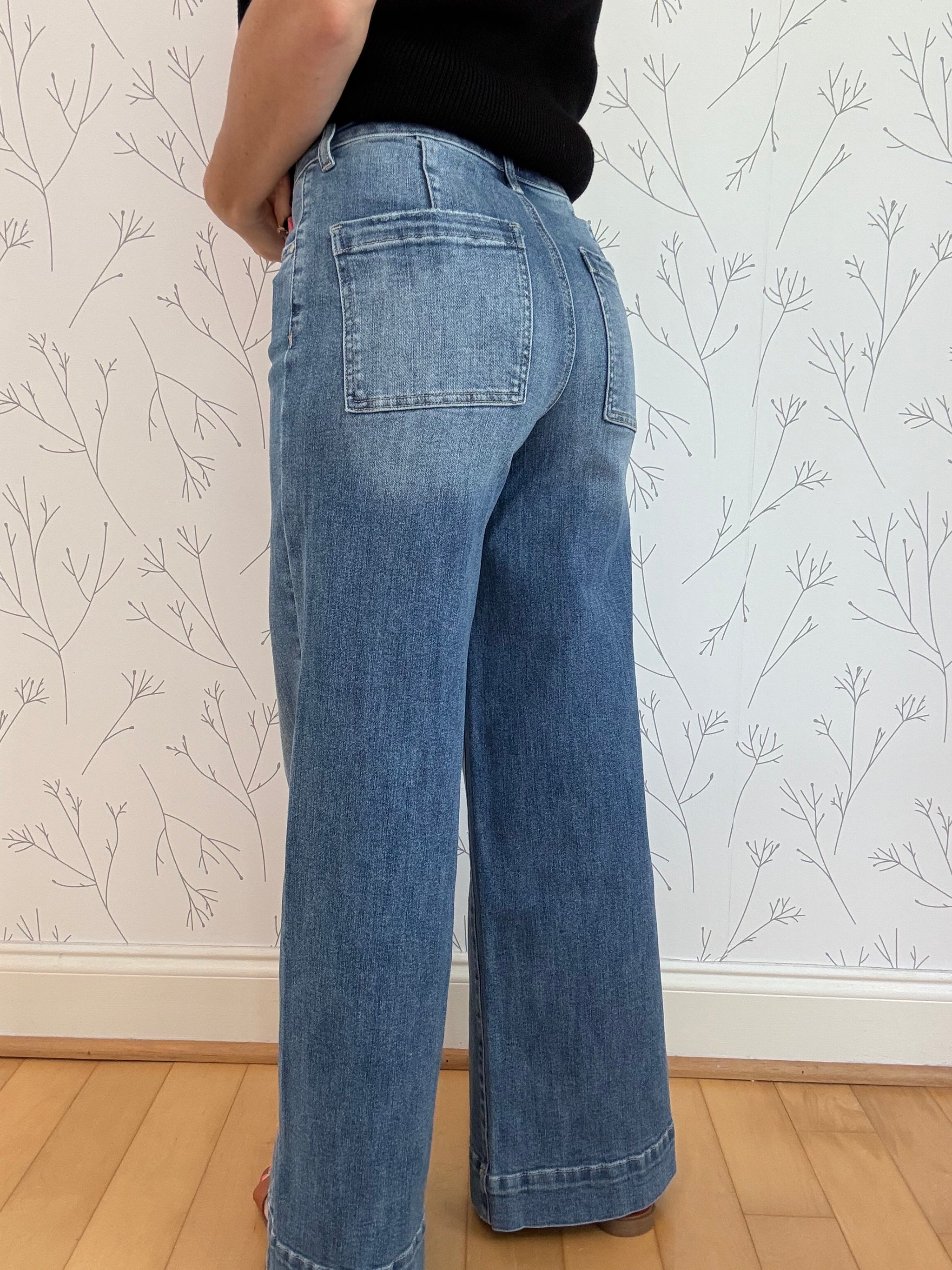 Sculpted Wide Leg Jean