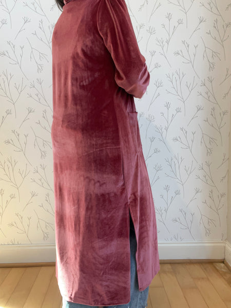 Demaris Velvet Duster