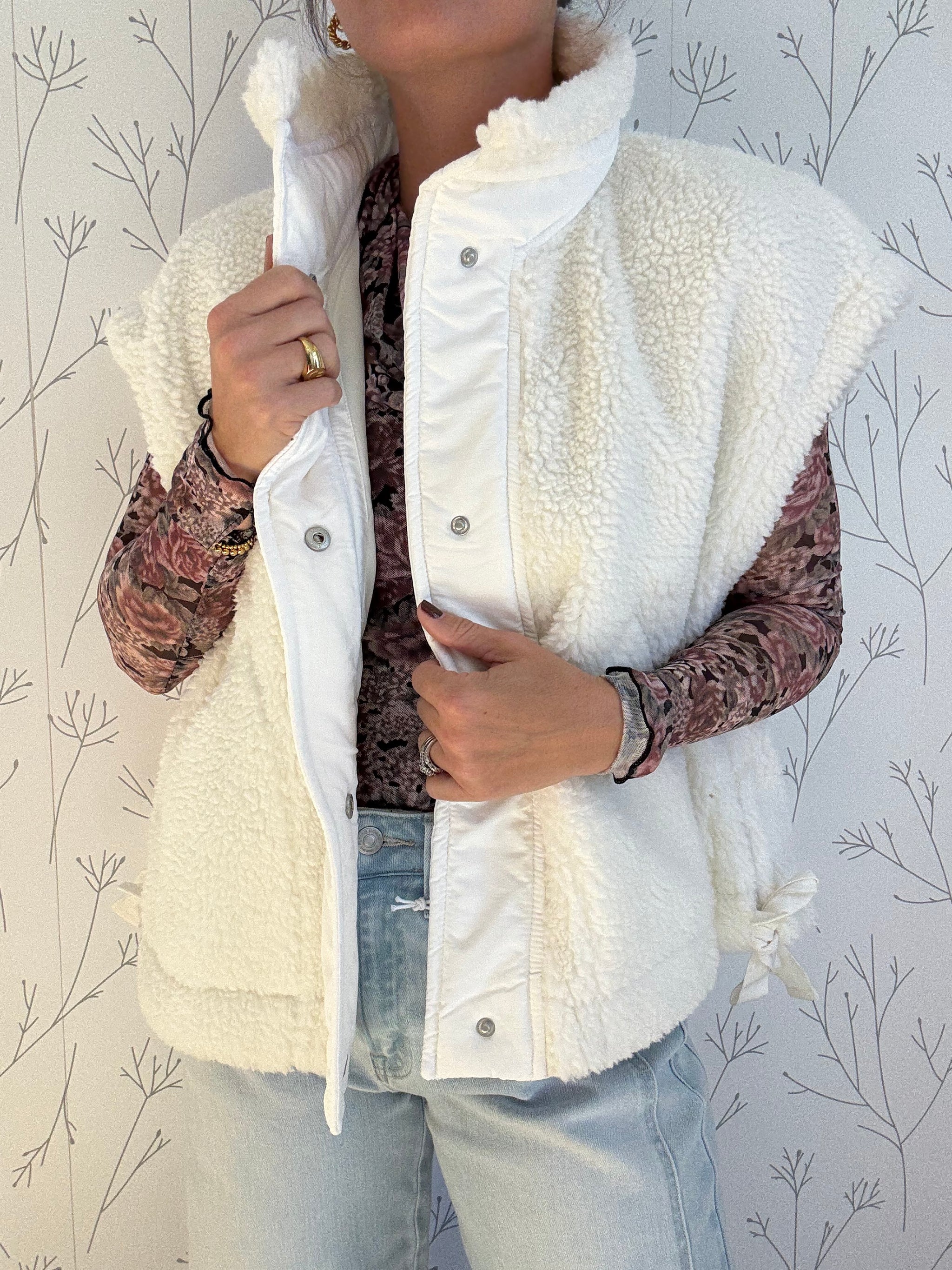 Sherpa Vest Jacket With Tie-up Side