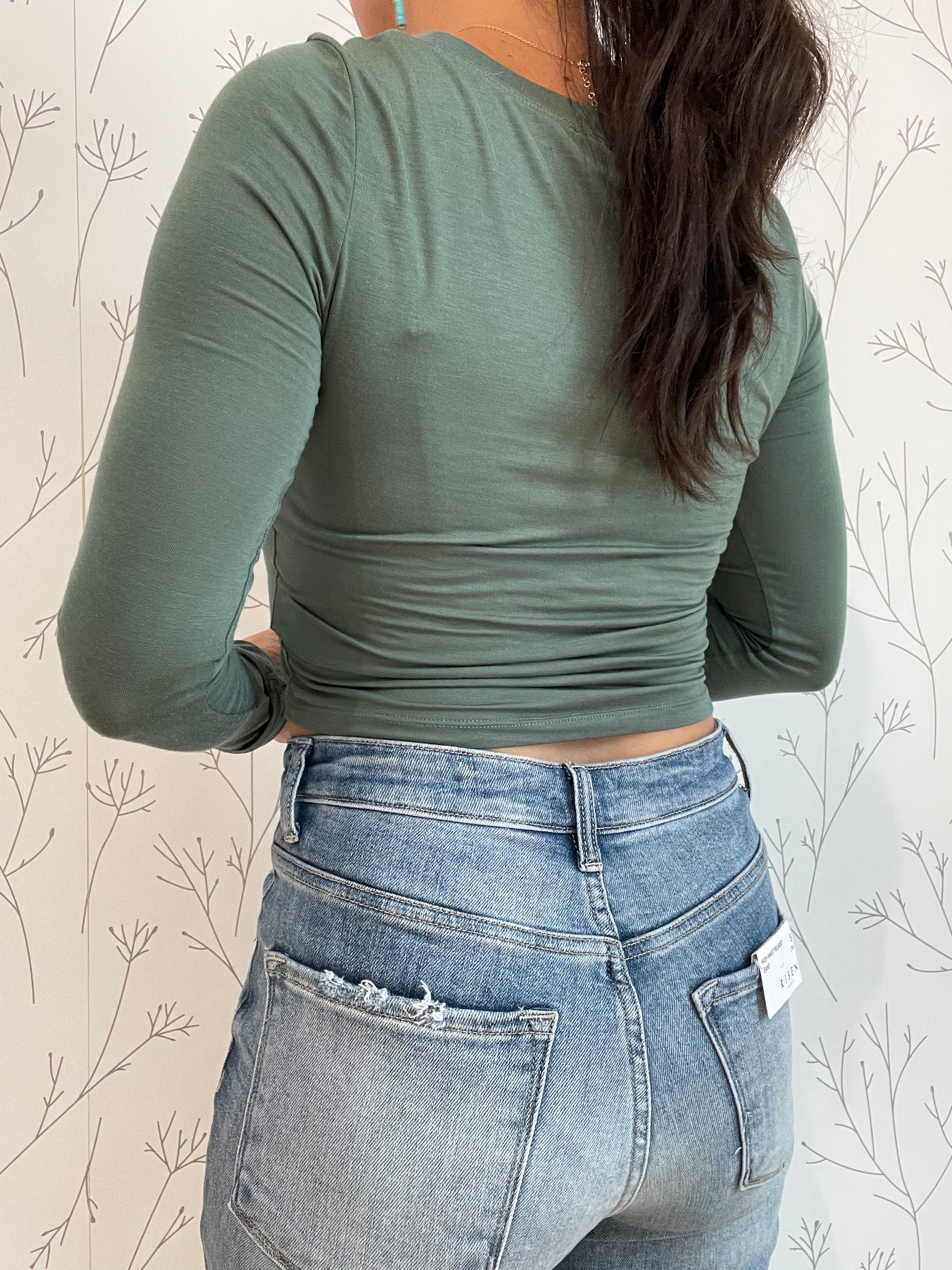 Scoop Neck Basic Crop Top