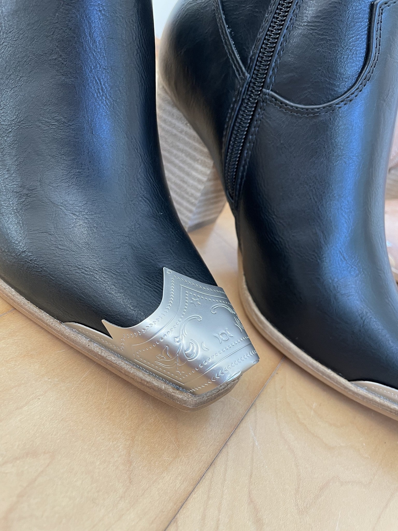 Cowgirl Style Steel Toe Bootie
