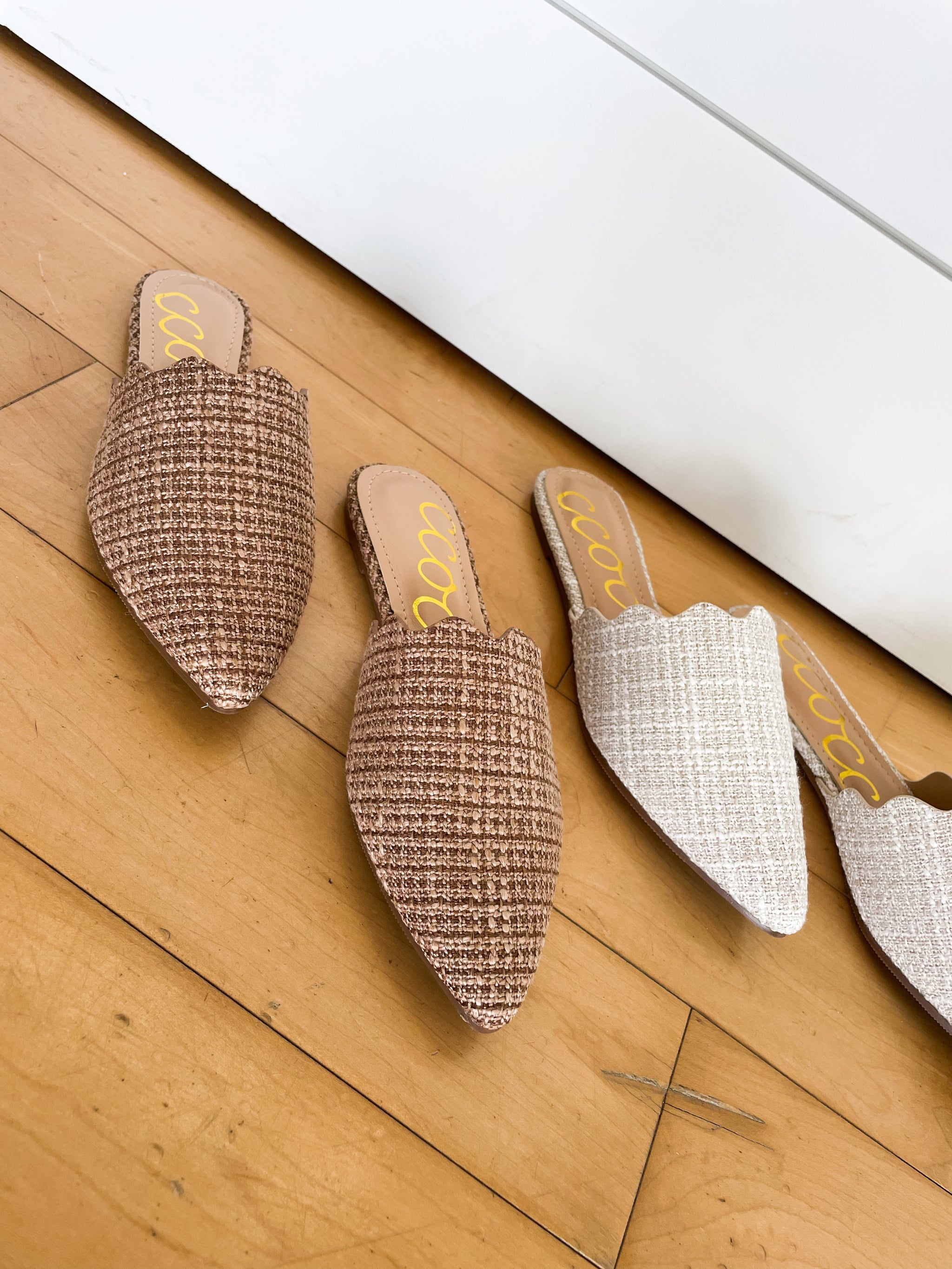 Dandelion Flat Mule